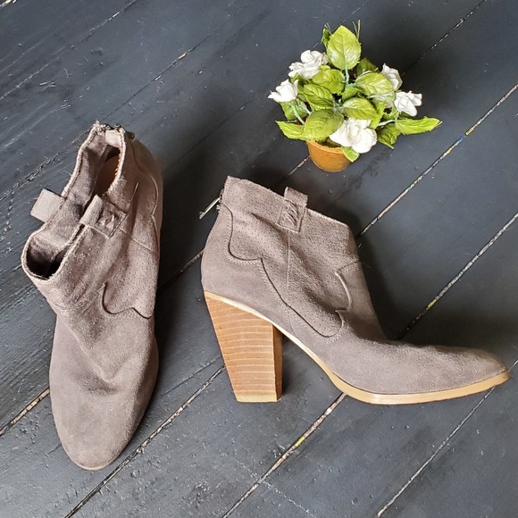 report grey booties